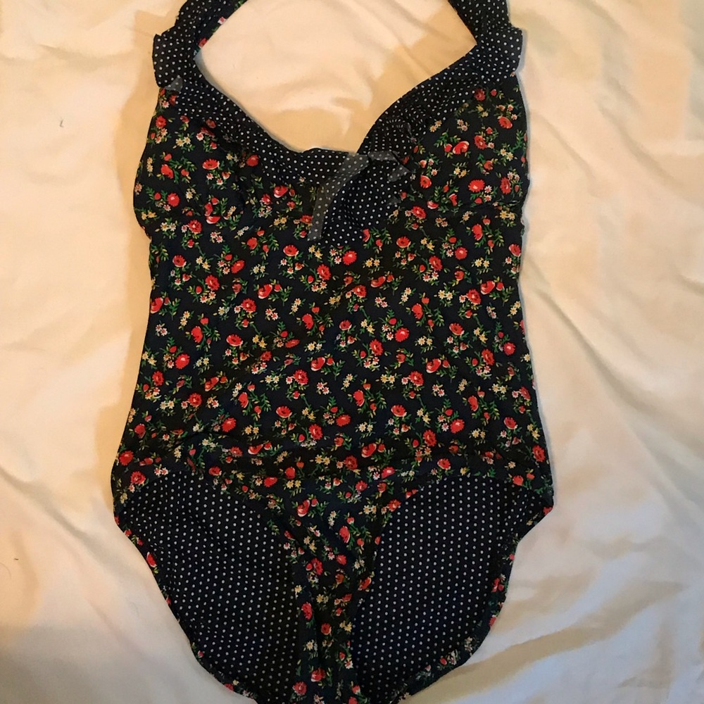 Jessica Simpson One piece swimsuit